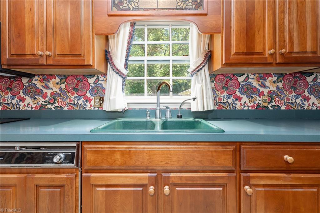 6920 Maynard Road Summerfield, NC 27358 - Photo 14 of 50