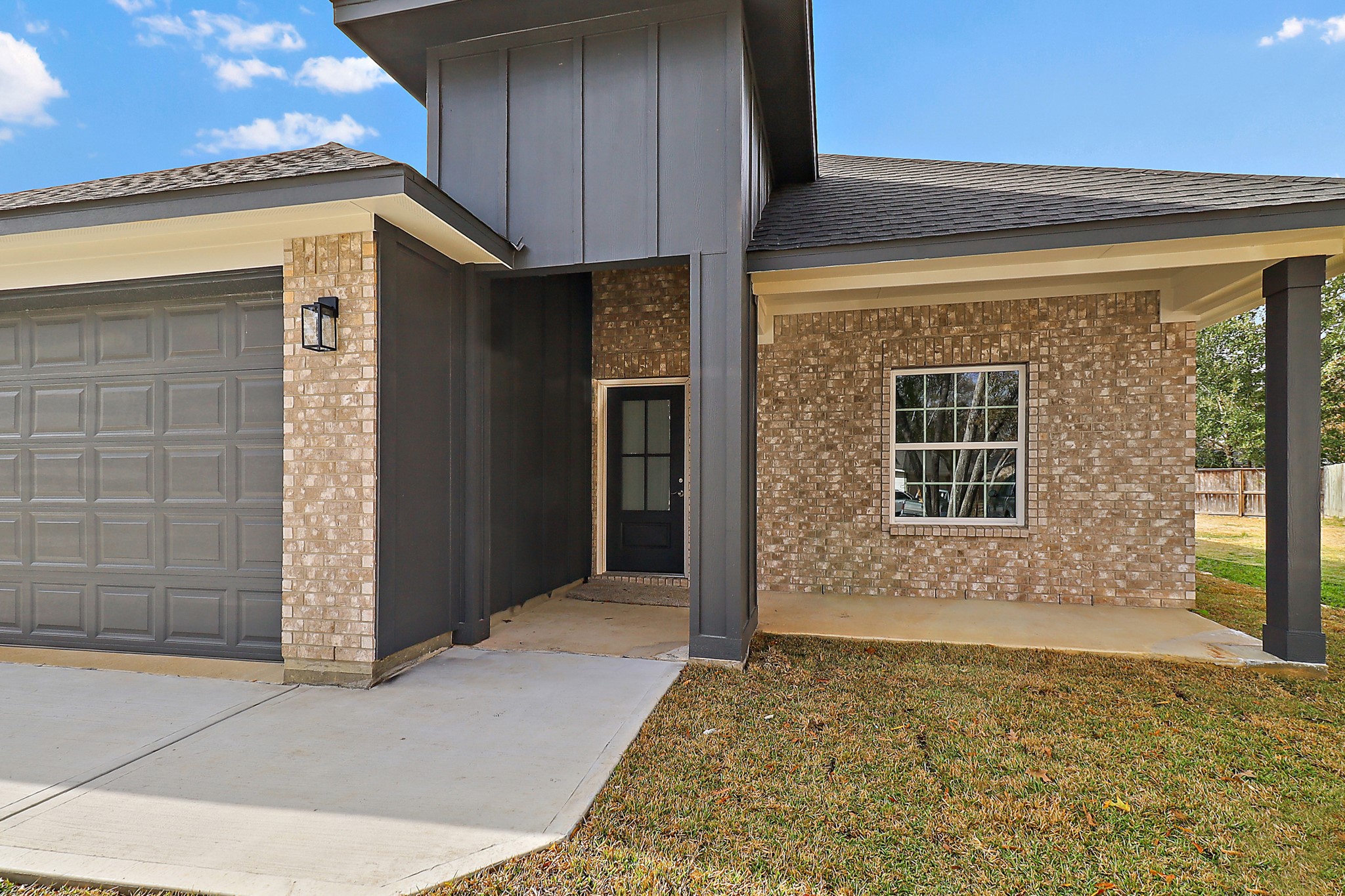15907 Castaway Court Crosby, TX 77532 - Photo 5 of 26 a front view of a house