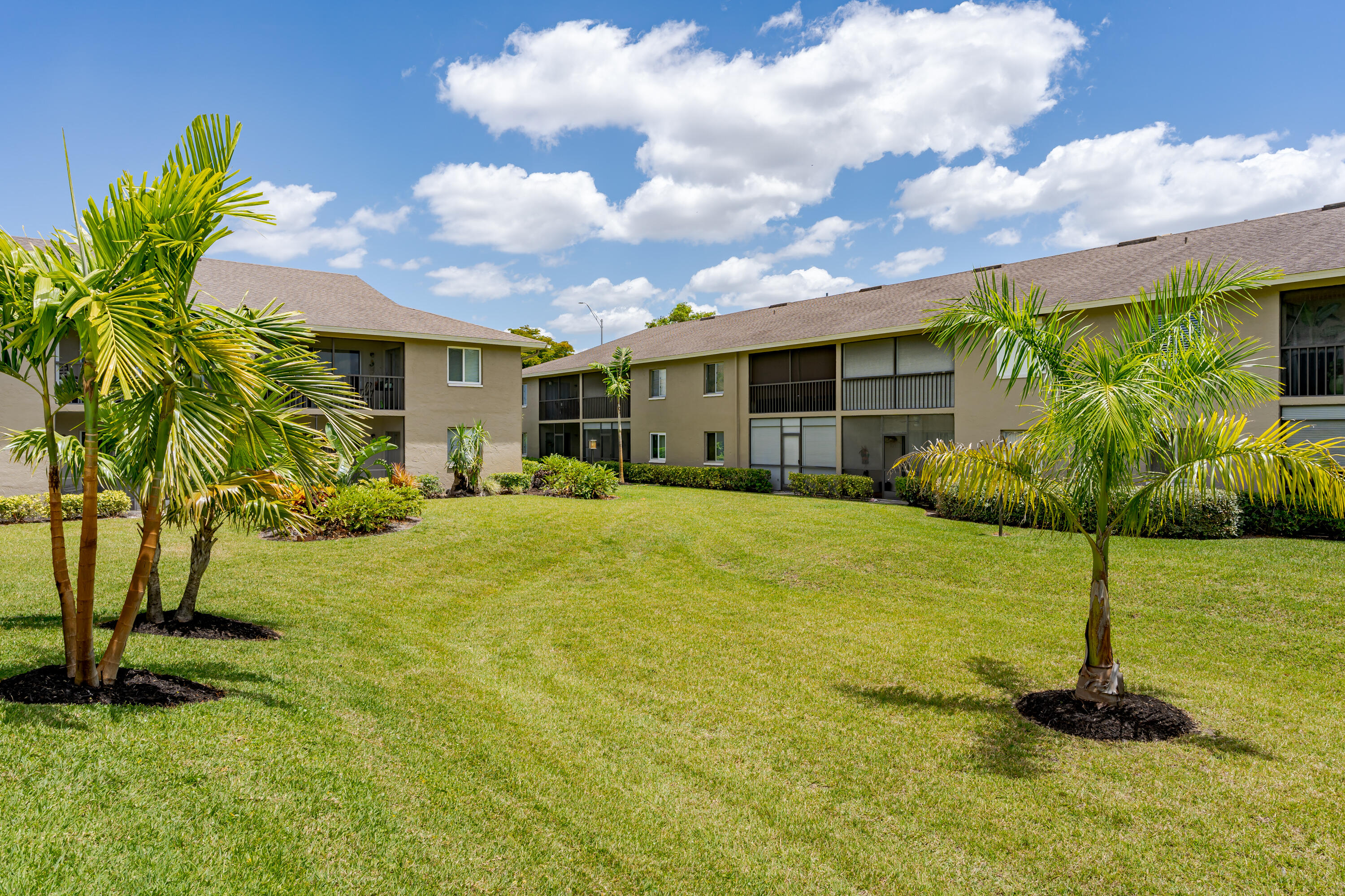 5697 Rattlesnake Hammock Road, Unit C201 Naples, FL 34113 - Photo 24 of 27 Common Grounds