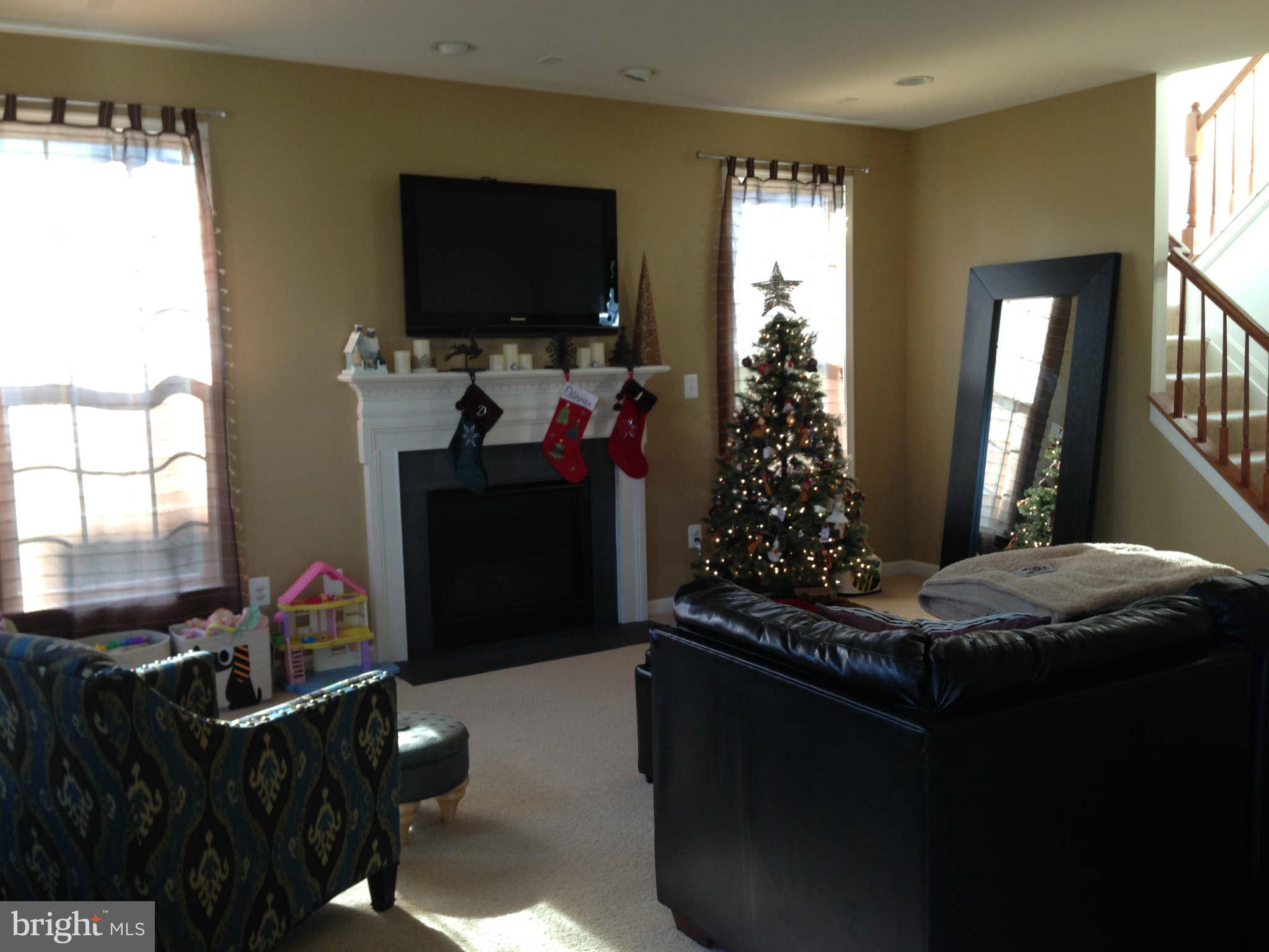 6511 Clarington Road Baltimore, MD 21209 - Photo 8 of 18 Family Room