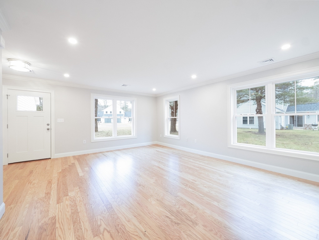 5 Barracks Road, Unit 5 Hudson, MA 01749 - Photo 3 of 21