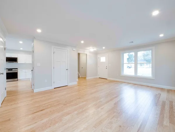 $3,000 | 5 Barracks Road, Unit 5, Hudson, MA 01749
