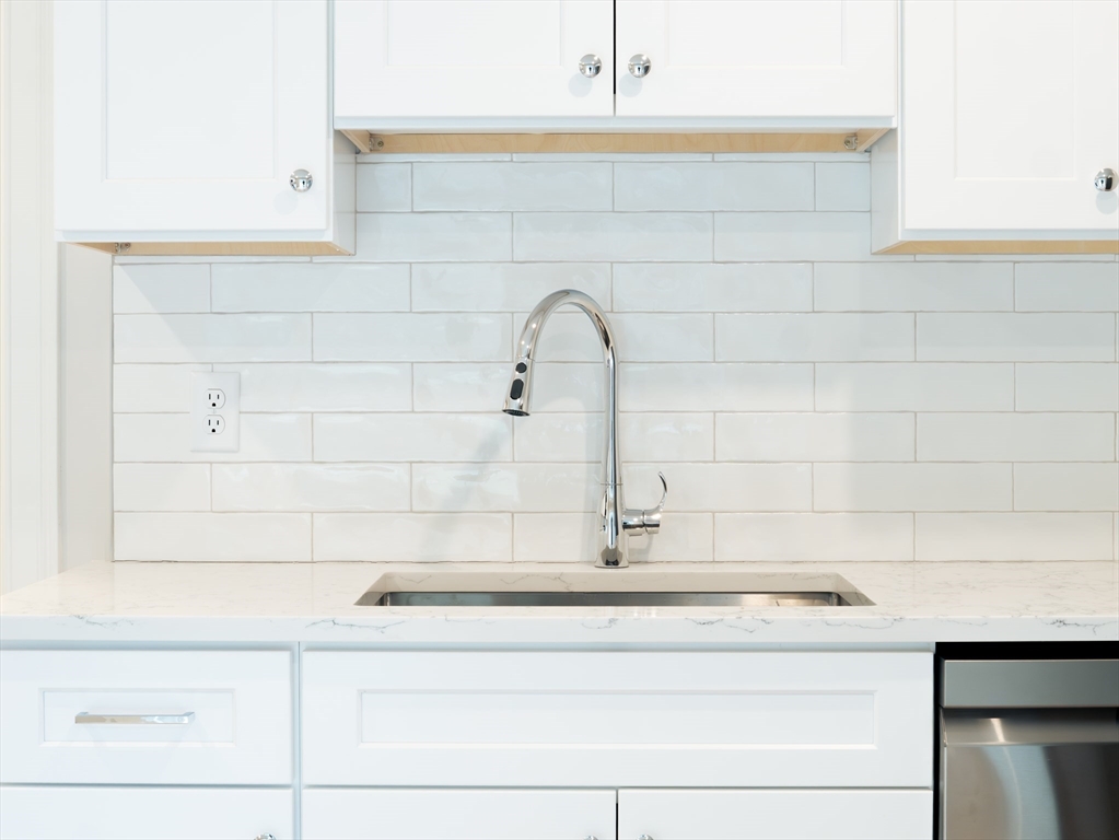 5 Barracks Road, Unit 5 Hudson, MA 01749 - Photo 8 of 21