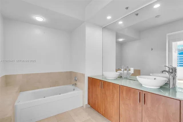 $510,000 | 315 Northeast 3rd Avenue, Unit 1805, Fort Lauderdale, FL 33301