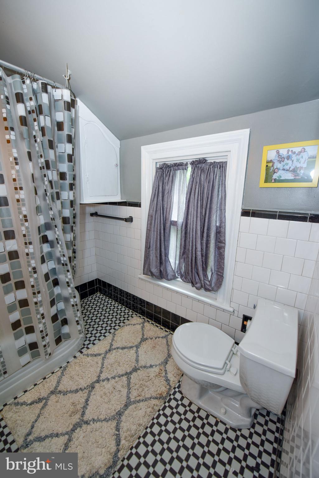 643 North Easton Road Glenside, PA 19038 - Photo 28 of 31 2nd Floor Full Bath