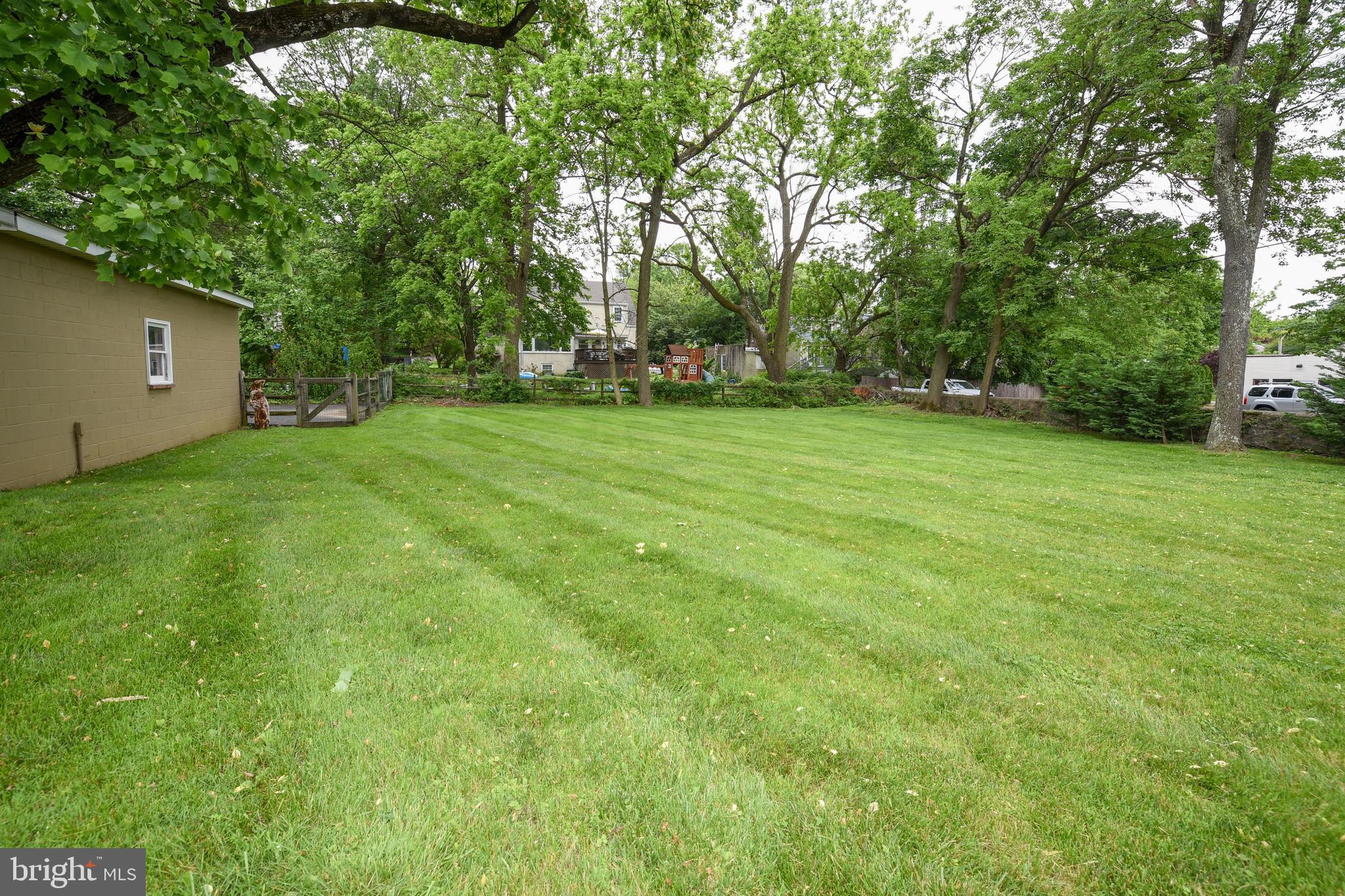 643 North Easton Road Glenside, PA 19038 - Photo 6 of 31 Back yard