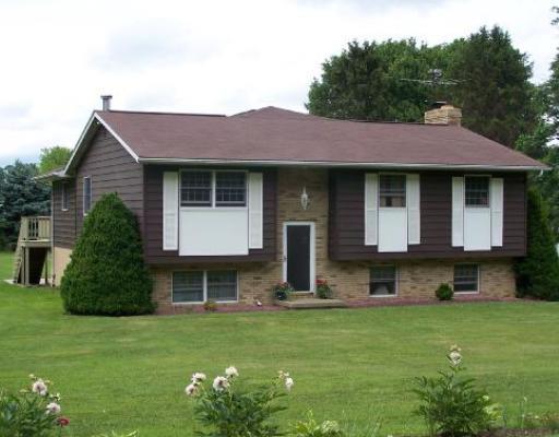 2175 Princeton Road New Castle, PA 16101 - Photo 1 of 9 Exterior Front.
