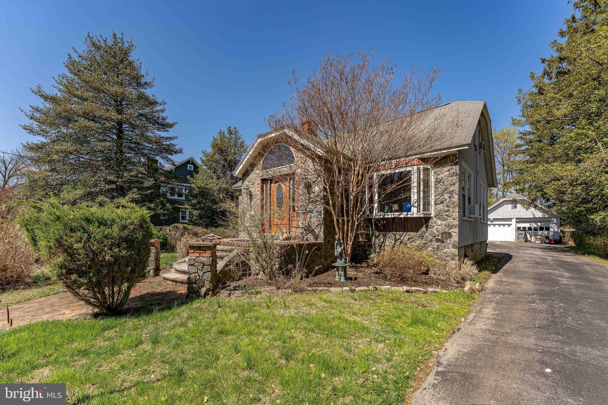537 Red Fox Lane Wayne, PA 19087 - Photo 2 of 41