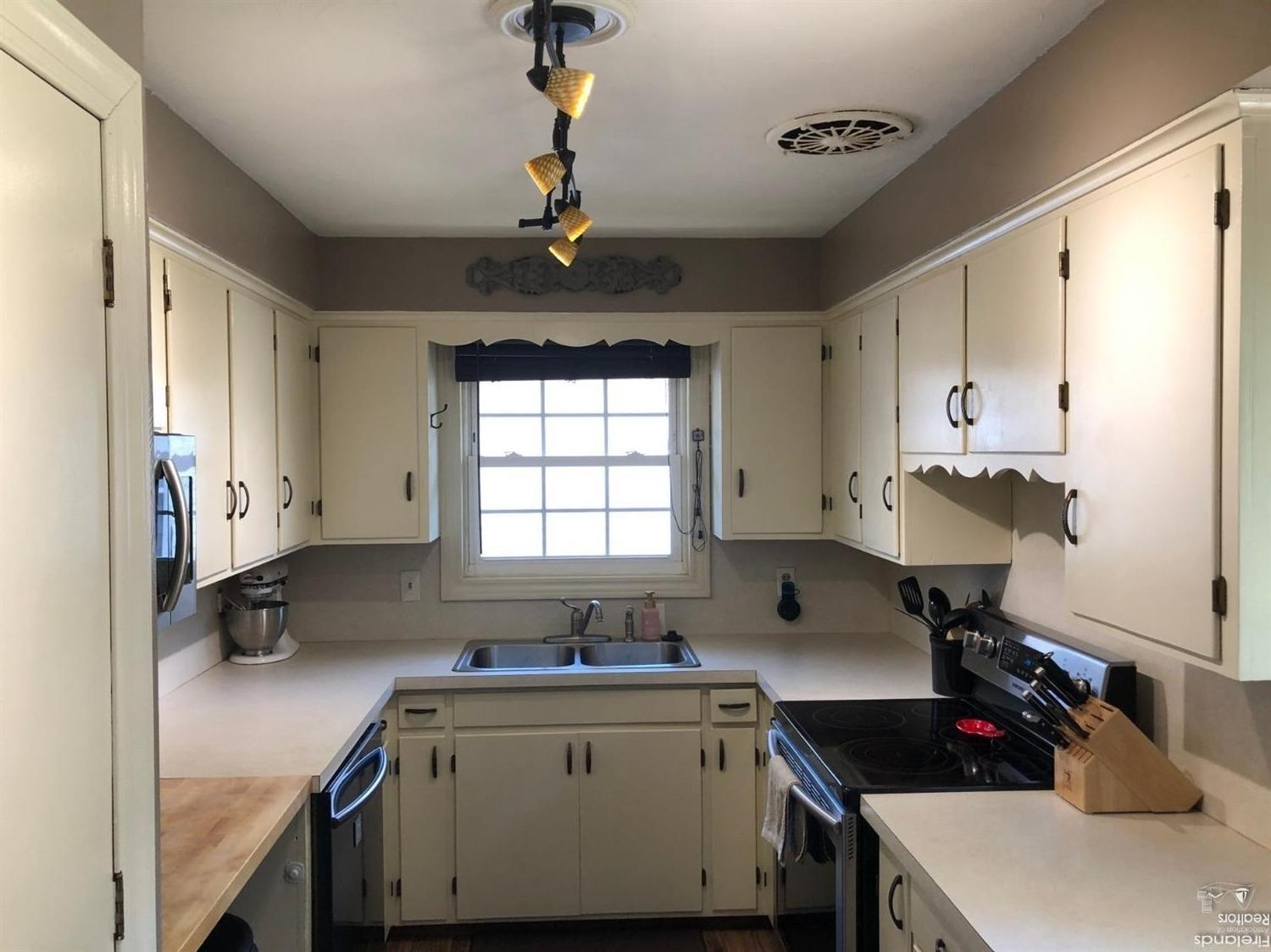 95 Ridge Street North Monroeville, OH 44847 - Photo 6 of 17 Gallery Image 6