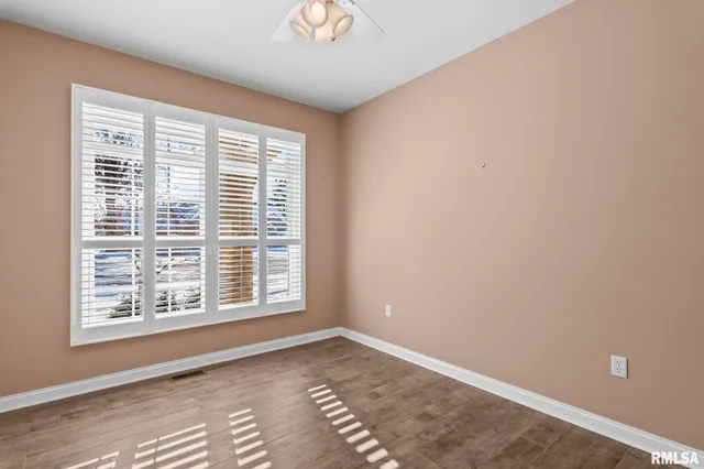 $450,000 | 609 East Heights Avenue, Taylorville, IL 62568