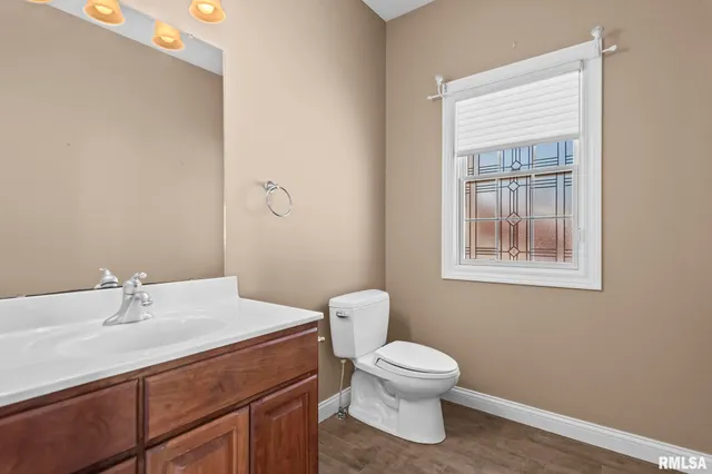 $450,000 | 609 East Heights Avenue, Taylorville, IL 62568