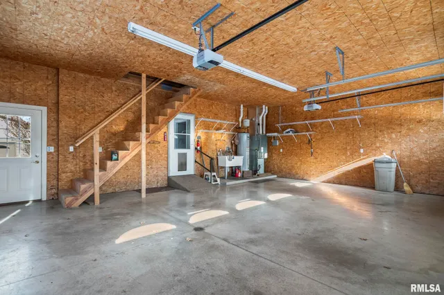 $450,000 | 609 East Heights Avenue, Taylorville, IL 62568