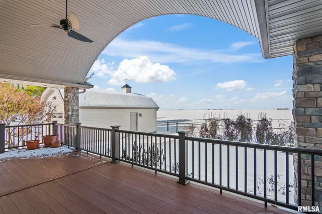 $450,000 | 609 East Heights Avenue, Taylorville, IL 62568