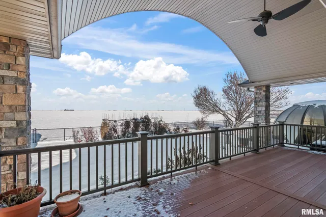 $450,000 | 609 East Heights Avenue, Taylorville, IL 62568