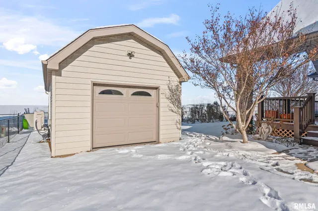 $450,000 | 609 East Heights Avenue, Taylorville, IL 62568