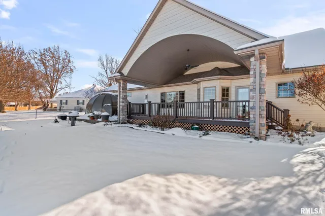 $450,000 | 609 East Heights Avenue, Taylorville, IL 62568