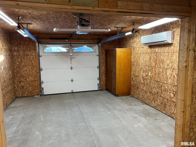 $450,000 | 609 East Heights Avenue, Taylorville, IL 62568