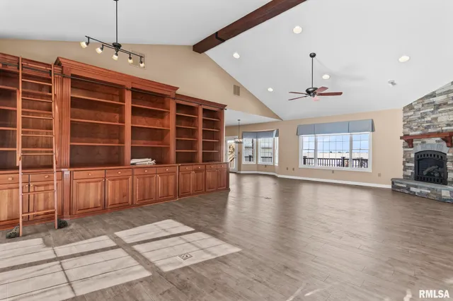 $450,000 | 609 East Heights Avenue, Taylorville, IL 62568