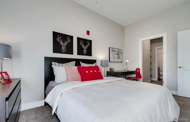 $1,750 | 300 South Logan Street, Unit 205, Denver, CO 80209