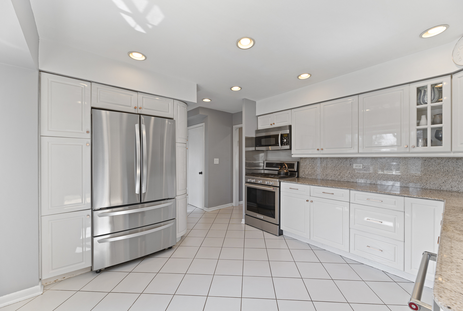 31 Mulberry E Road Deerfield, IL 60015 - Photo 10 of 32 Gallery Image 10