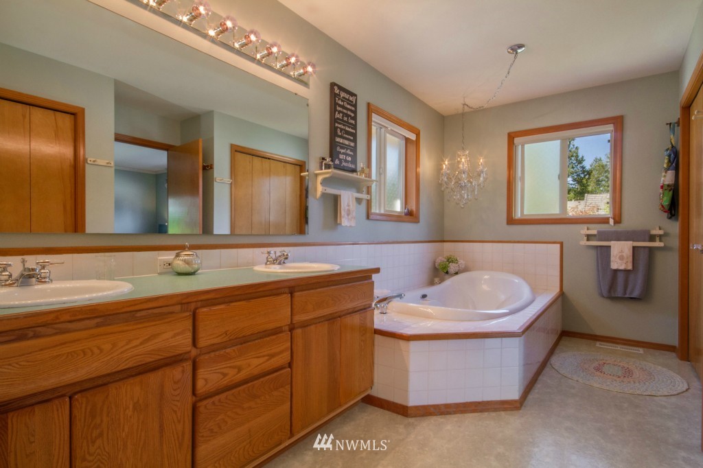 5078 Roney Road Bow, WA 98232 - Photo 16 of 25 Gallery Image 16