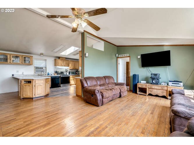 37614 Southeast Coupland Road Estacada, OR 97023 - Photo 19 of 34 Gallery Image 19