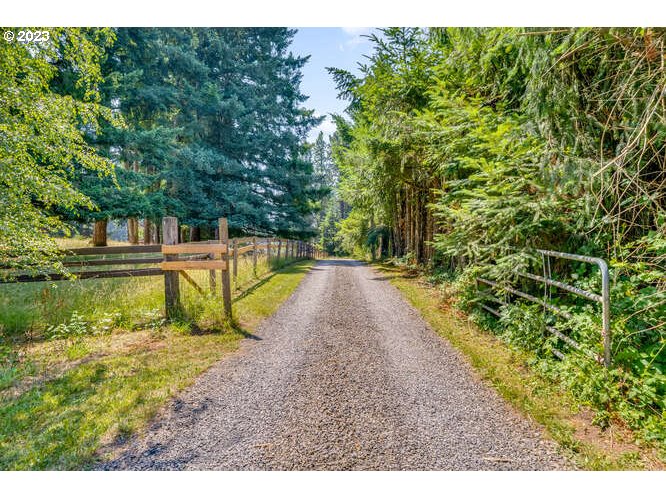 37614 Southeast Coupland Road Estacada, OR 97023 - Photo 5 of 34 Gallery Image 5