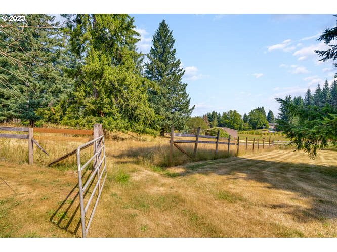 37614 Southeast Coupland Road Estacada, OR 97023 - Photo 8 of 34 Gallery Image 8
