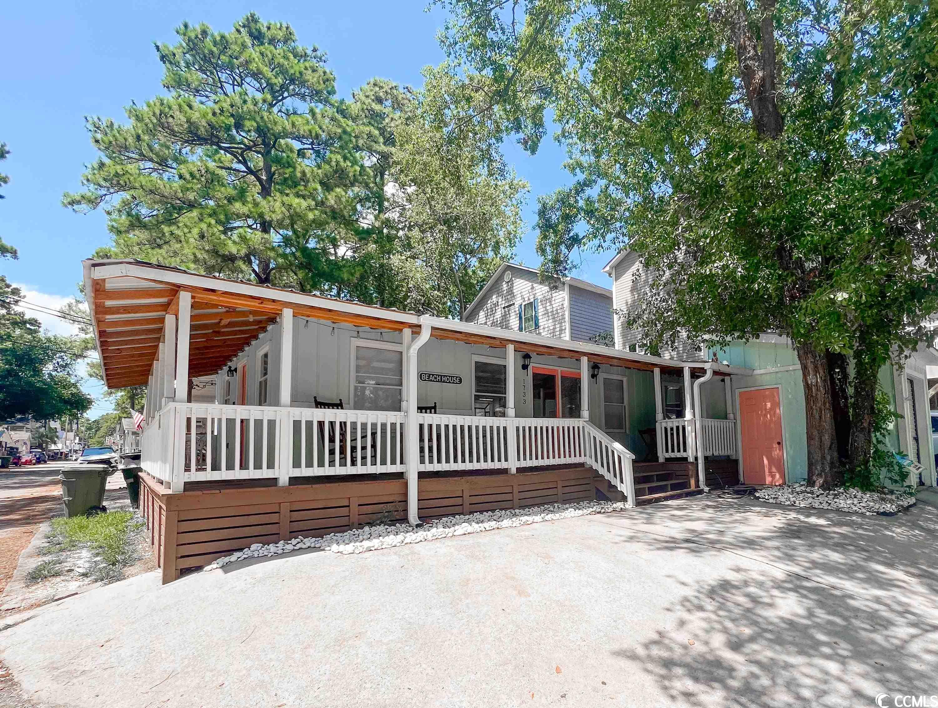 1733 Neptune Road Myrtle Beach, SC 29575 - Photo 2 of 29