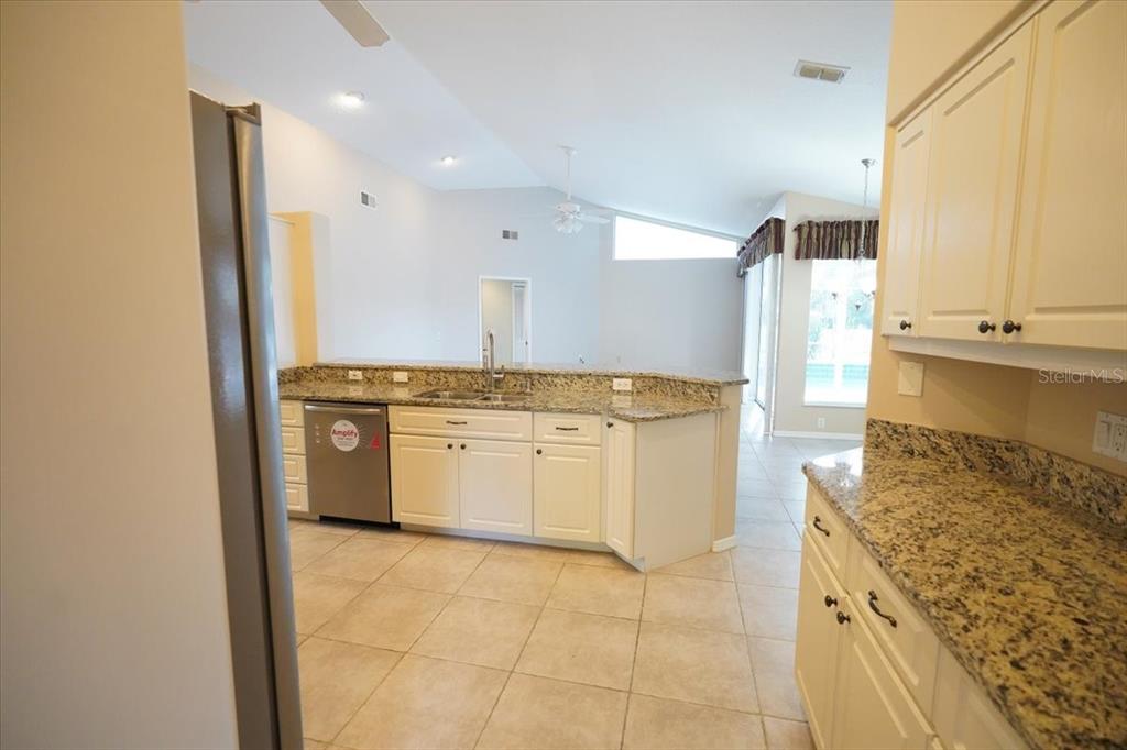 29 Linder Circle Homosassa, FL 34446 - Photo 10 of 66