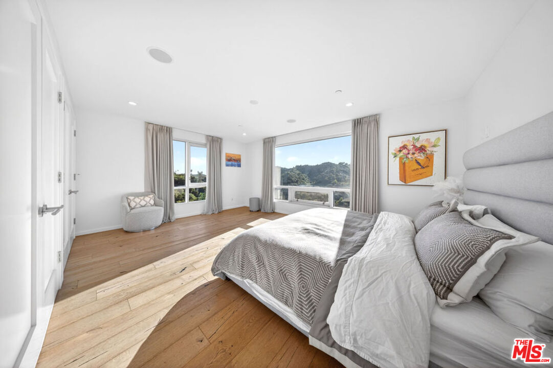 9716 Oak Pass Road Beverly Hills, CA 90210 - Photo 24 of 73