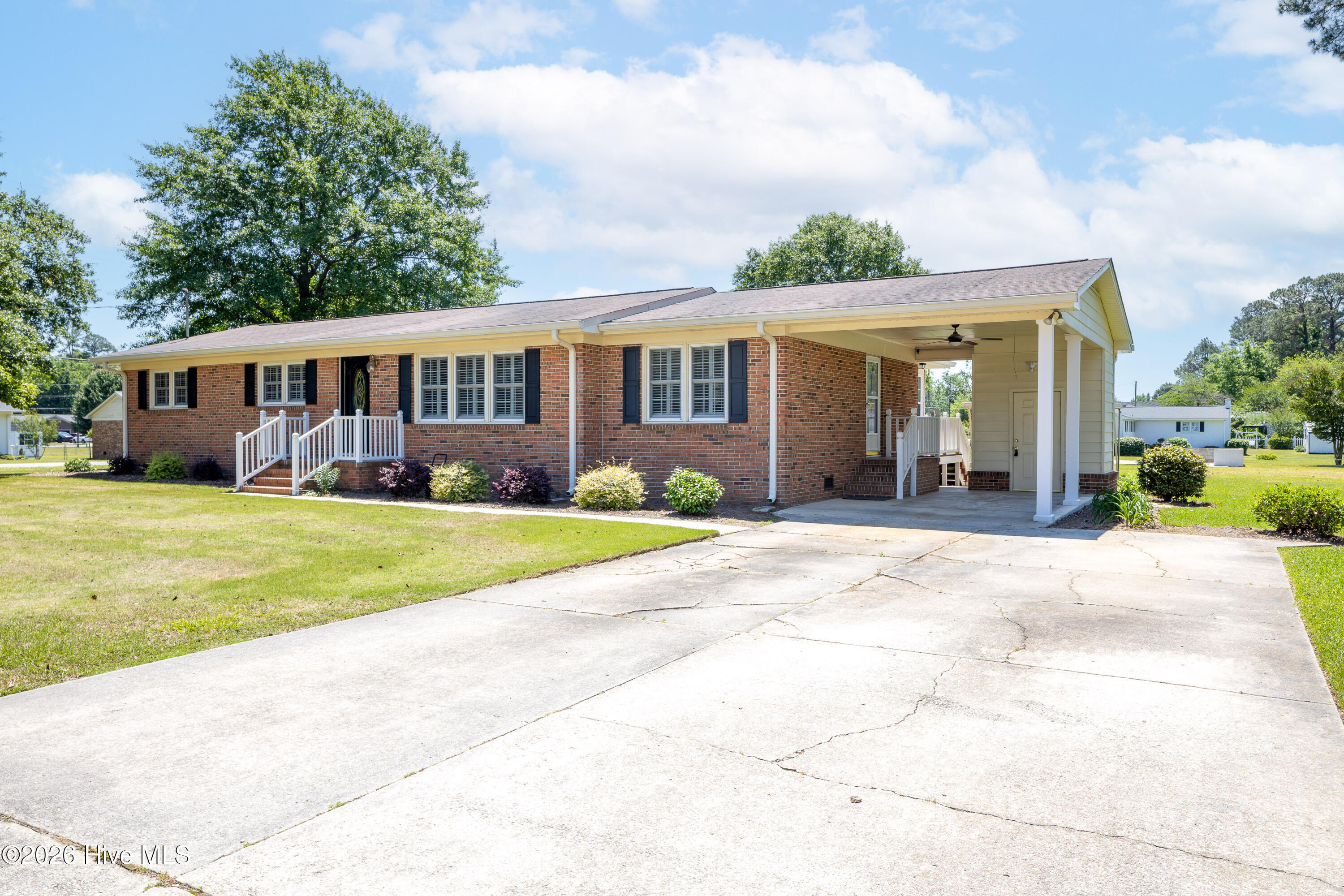 402 Willow Road Clinton, NC 28328 - Photo 30 of 31 402 Willow St2