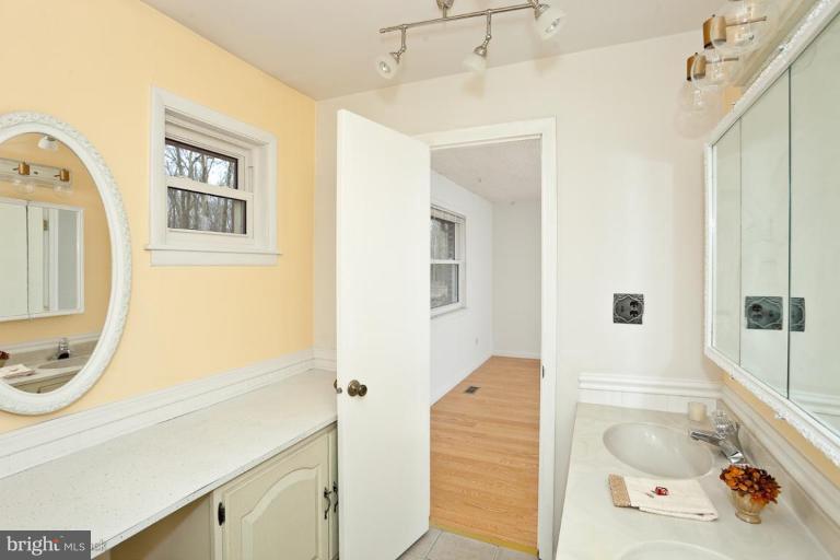 21501 Gunpowder Road Manchester, MD 21102 - Photo 6 of 23 Master Bath