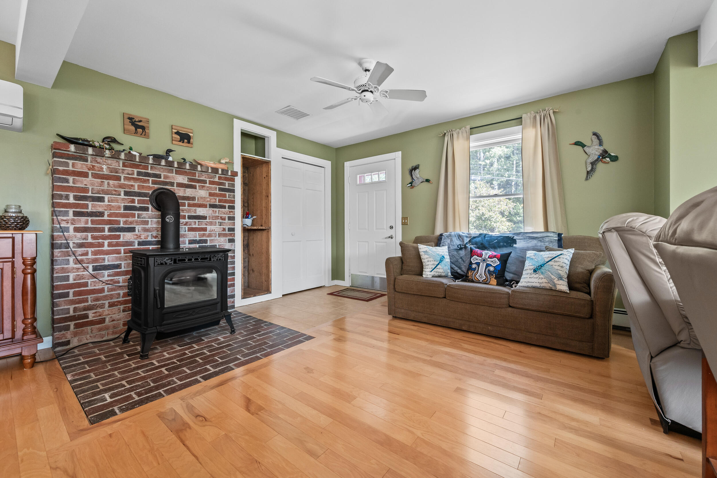 62 Loon Lake Road Rangeley, ME 04970 - Photo 7 of 39 Living