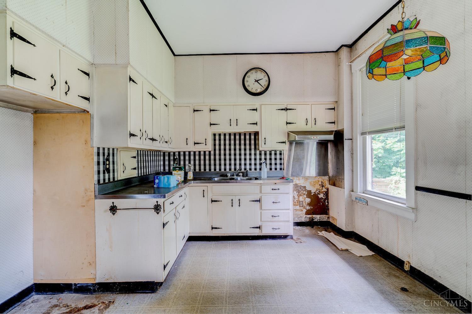 677 Riddle Road Cincinnati, OH 45220 - Photo 21 of 44 Gallery Image 21