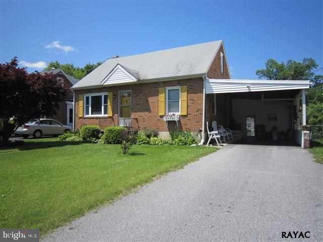 326 Greystone Road York, PA 17402 - Photo 2 of 23 Gallery Image 2