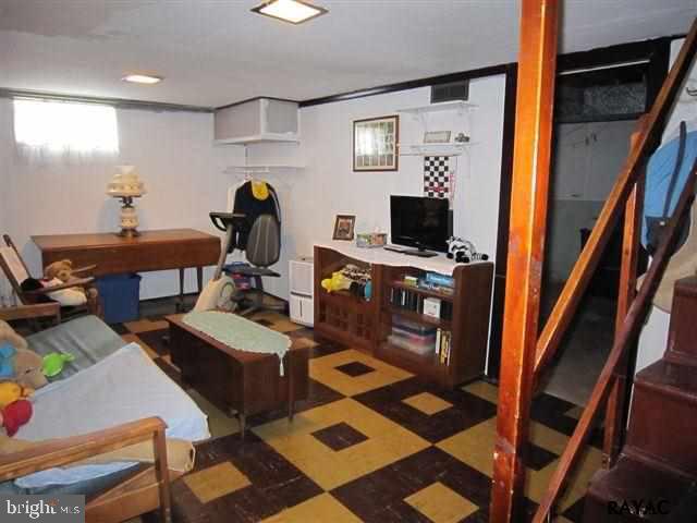 326 Greystone Road York, PA 17402 - Photo 13 of 23 Gallery Image 13