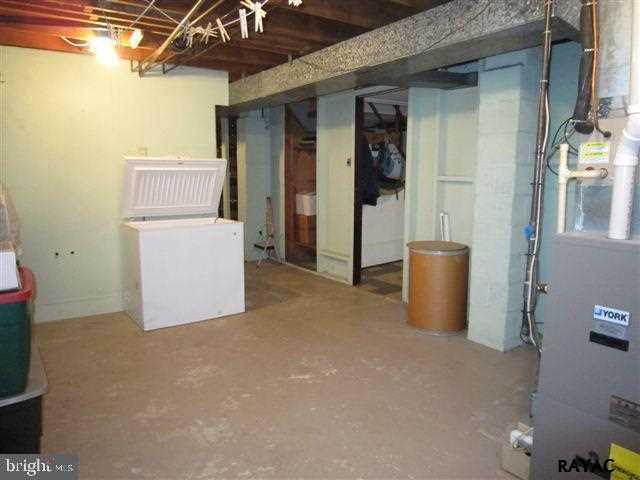 326 Greystone Road York, PA 17402 - Photo 14 of 23 Gallery Image 14