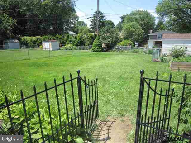 326 Greystone Road York, PA 17402 - Photo 18 of 23 Gallery Image 18