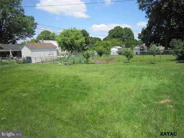 326 Greystone Road York, PA 17402 - Photo 20 of 23 Gallery Image 20
