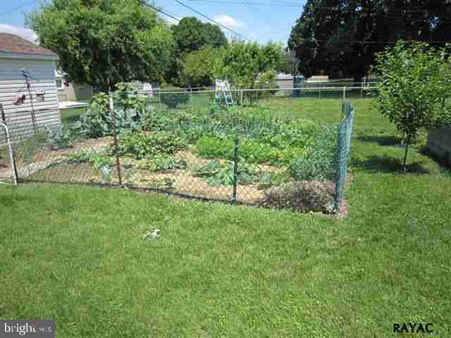 326 Greystone Road York, PA 17402 - Photo 21 of 23 Gallery Image 21