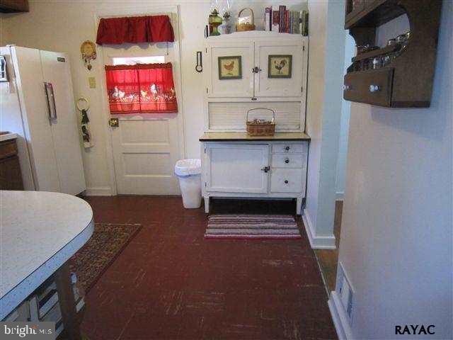 326 Greystone Road York, PA 17402 - Photo 5 of 23 Gallery Image 5