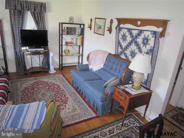 326 Greystone Road York, PA 17402 - Photo 8 of 23 Gallery Image 8