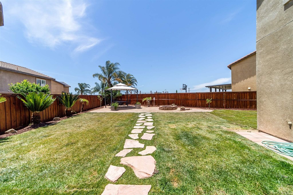 31047 Rose Circle Murrieta, CA 92563 - Photo 17 of 20 a view of a garden