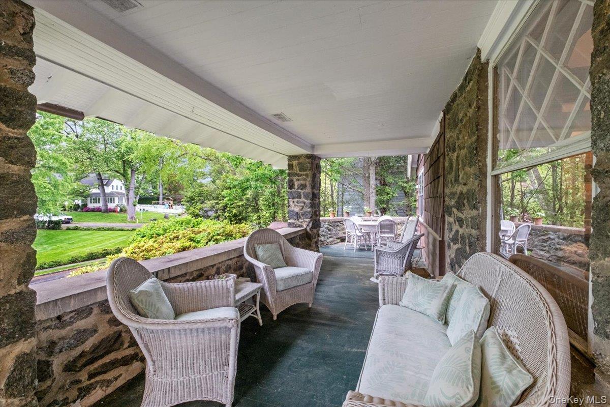 31 Seton Road Larchmont, NY 10538 - Photo 3 of 34 Front porch