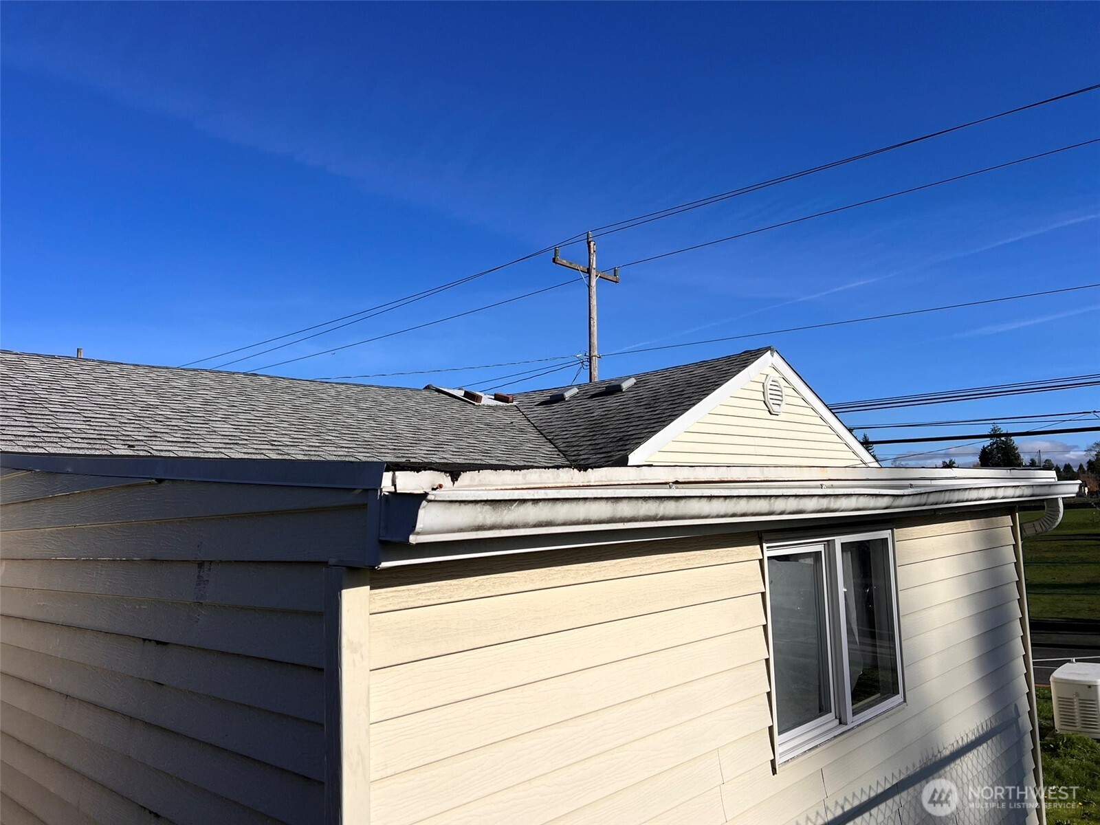 10049 8th Avenue Southwest Seattle, WA 98146 - Photo 7 of 20