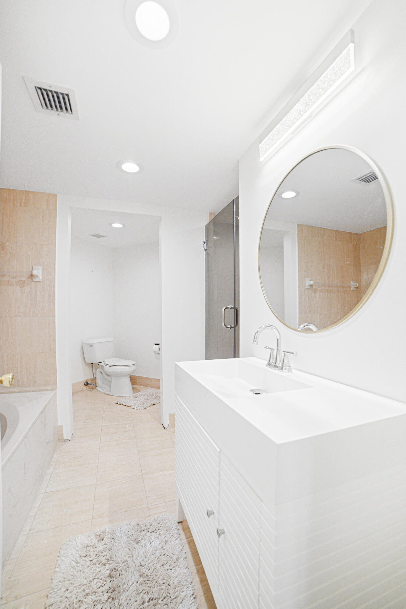 100 Southeast 5th Avenue Boca Raton, FL 33432 - Photo 28 of 51 Bedroom1-Bathroom-B