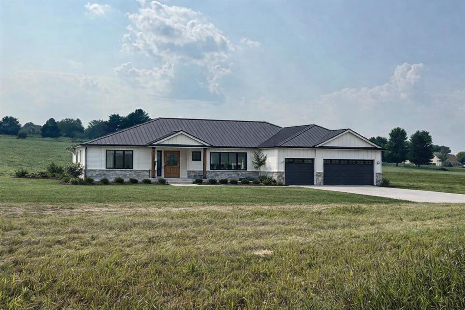 L61 Country Club Brodhead, WI 53520 - Photo 3 of 5