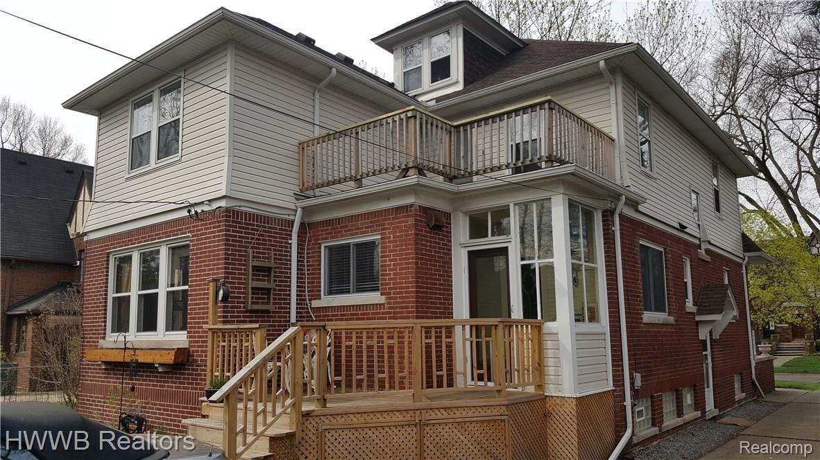 912 Barrington Road Grosse Pointe, MI 48230 - Photo 3 of 26 Rear entrance and decks