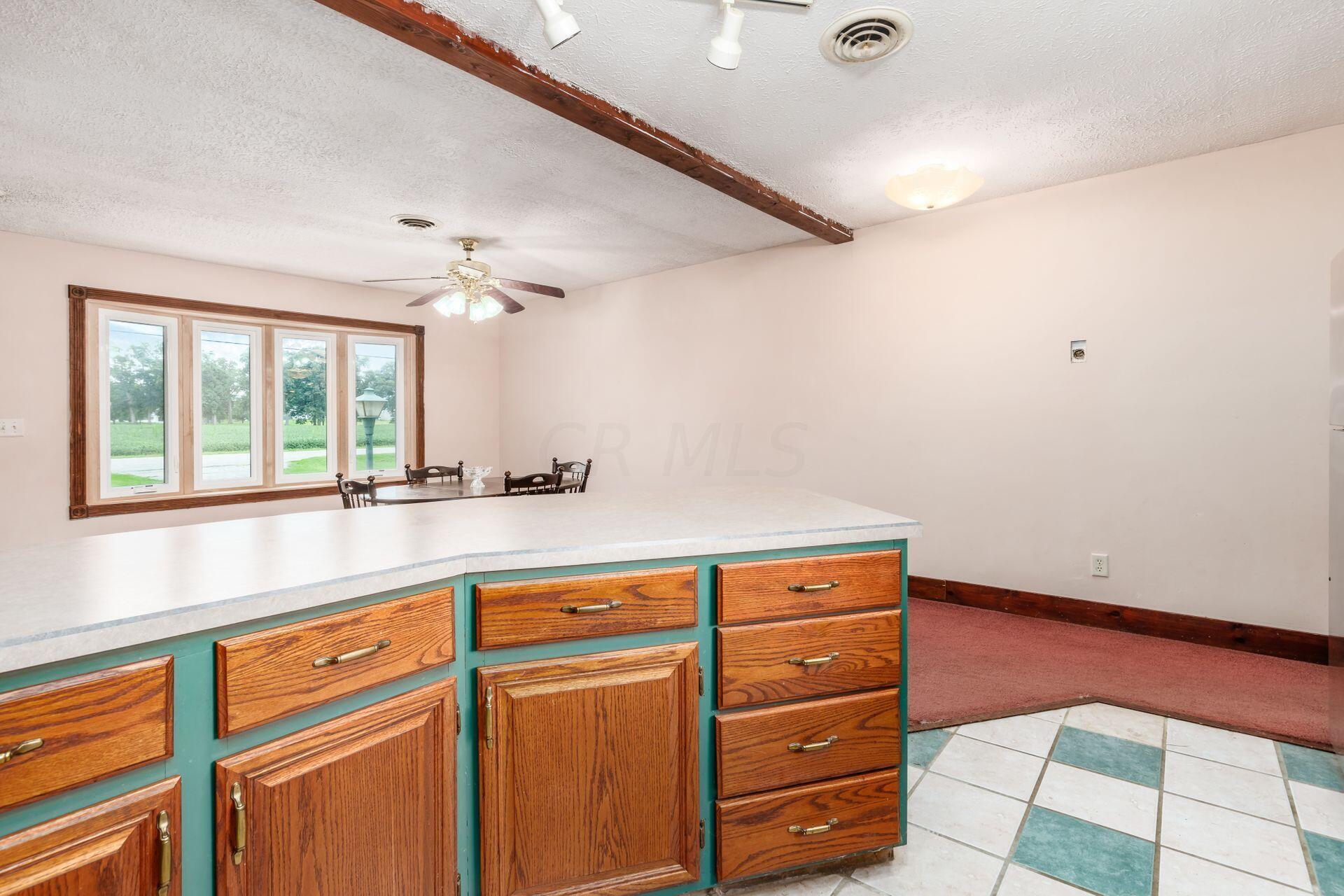 264 Morral-Kirkpatrick Road Marion, OH 43302 - Photo 9 of 37 Kitchen overlooks dining area and bay window offers beautiful views of the front yard!